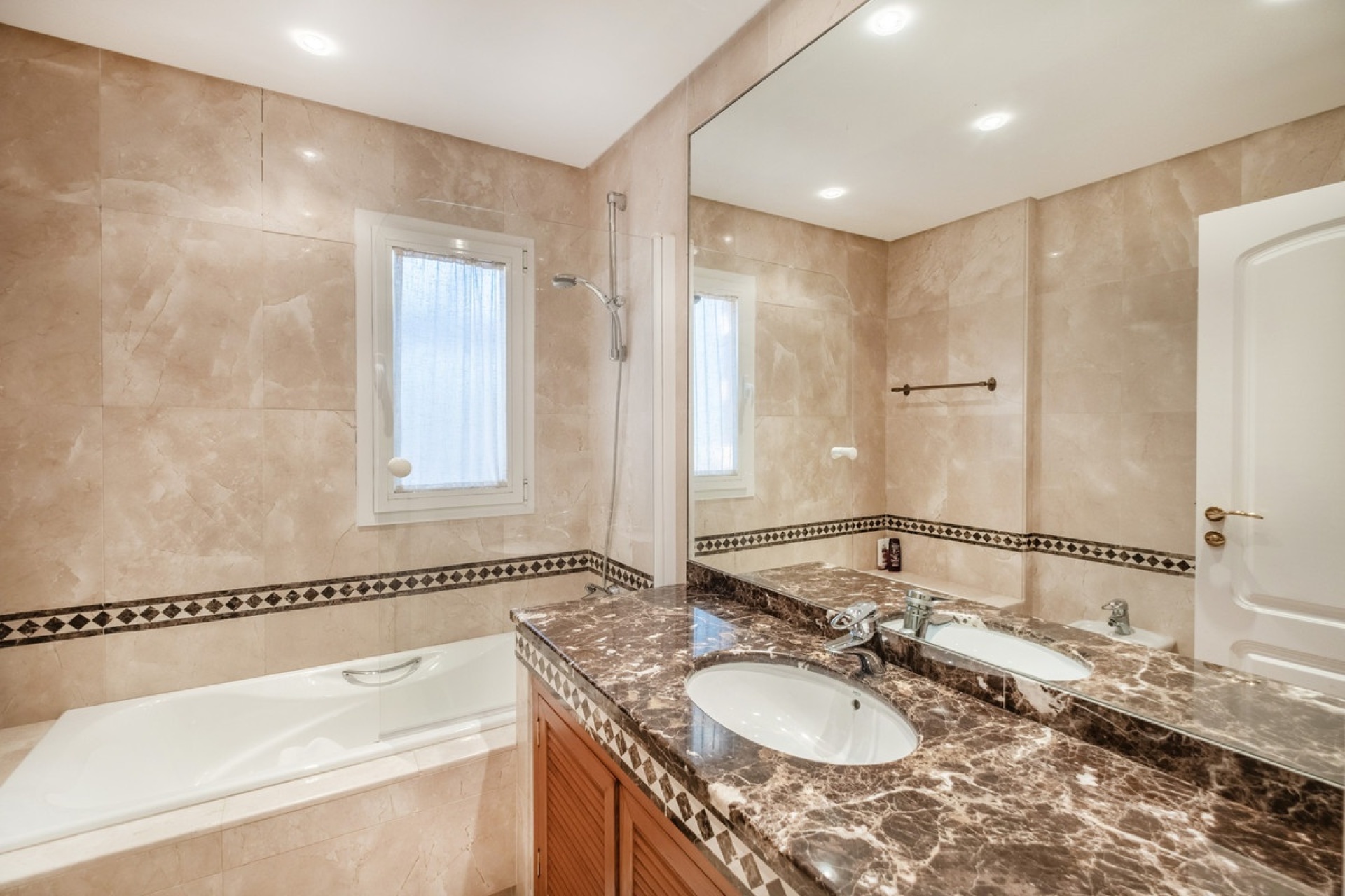 Wiederverkauf - apartment - Marbella - The Golden Mile