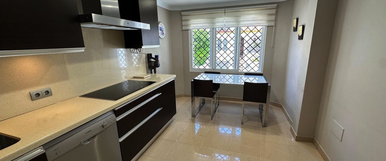 Wiederverkauf - Town house - Estepona - Estepona Centro