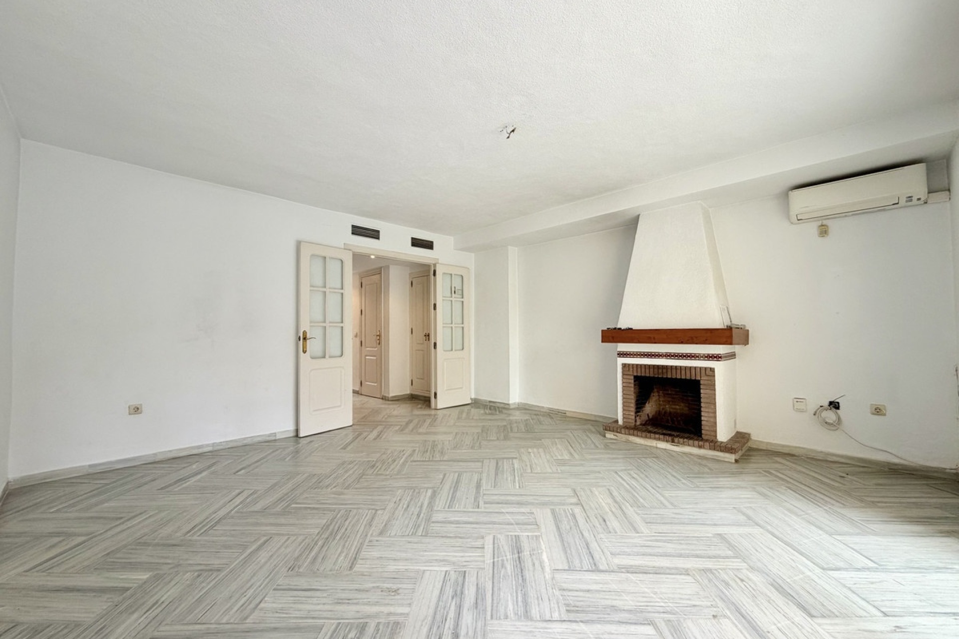 Wiederverkauf - Town house - Estepona - Estepona Centro