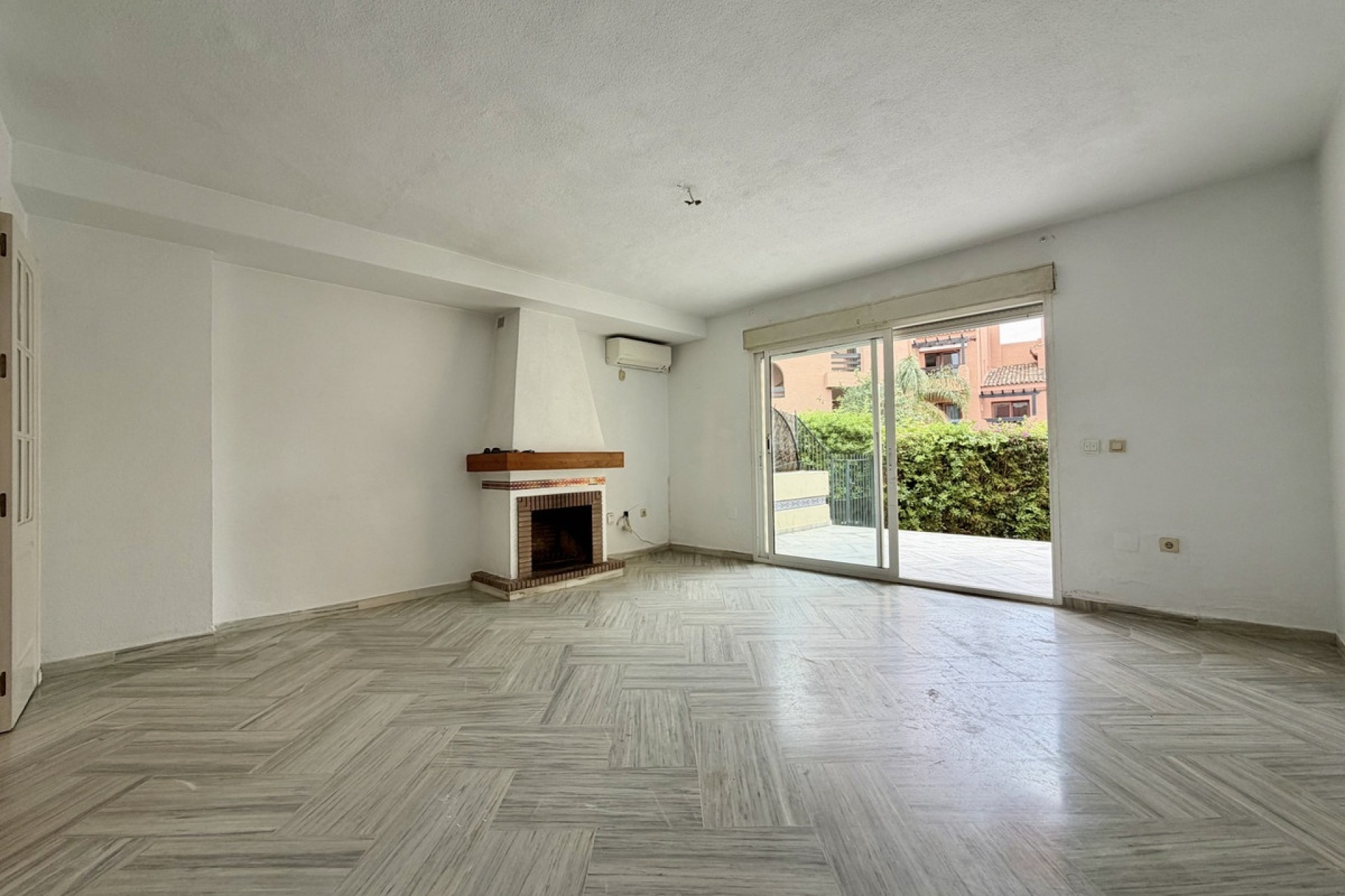 Wiederverkauf - Town house - Estepona - Estepona Centro