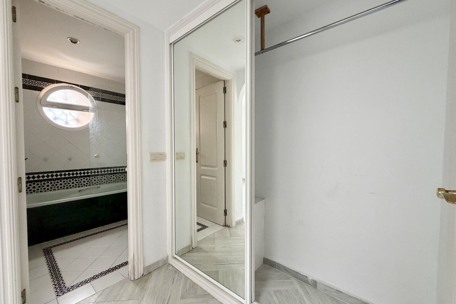 Wiederverkauf - Town house - Estepona - Estepona Centro