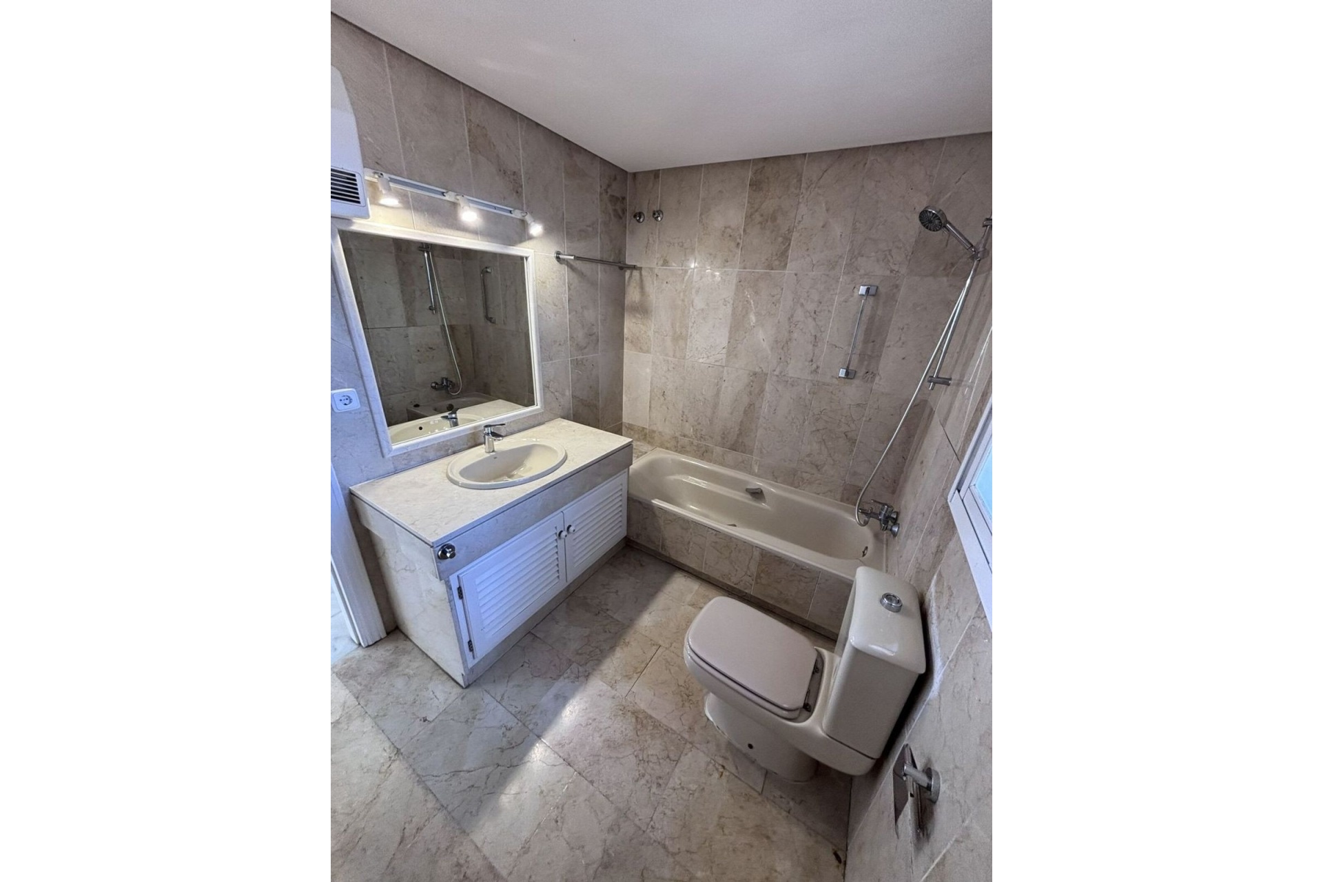 Wiederverkauf - Town house - Estepona - Estepona Centro