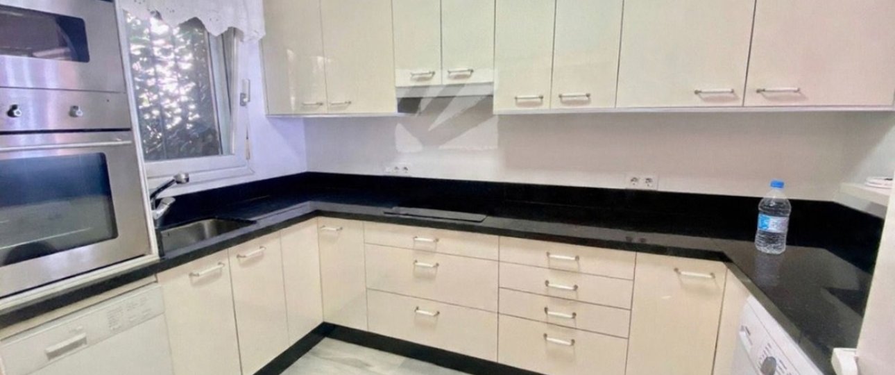 Wiederverkauf - Town house - Estepona - Estepona Centro