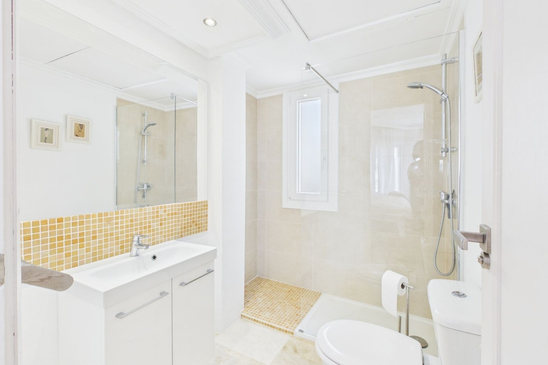 Wiederverkauf - Town house - Estepona - Selwo
