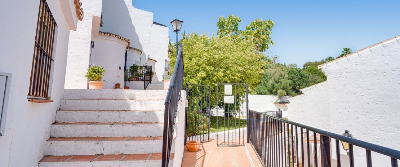 Wiederverkauf - Town house - Marbella - Altos de los Monteros