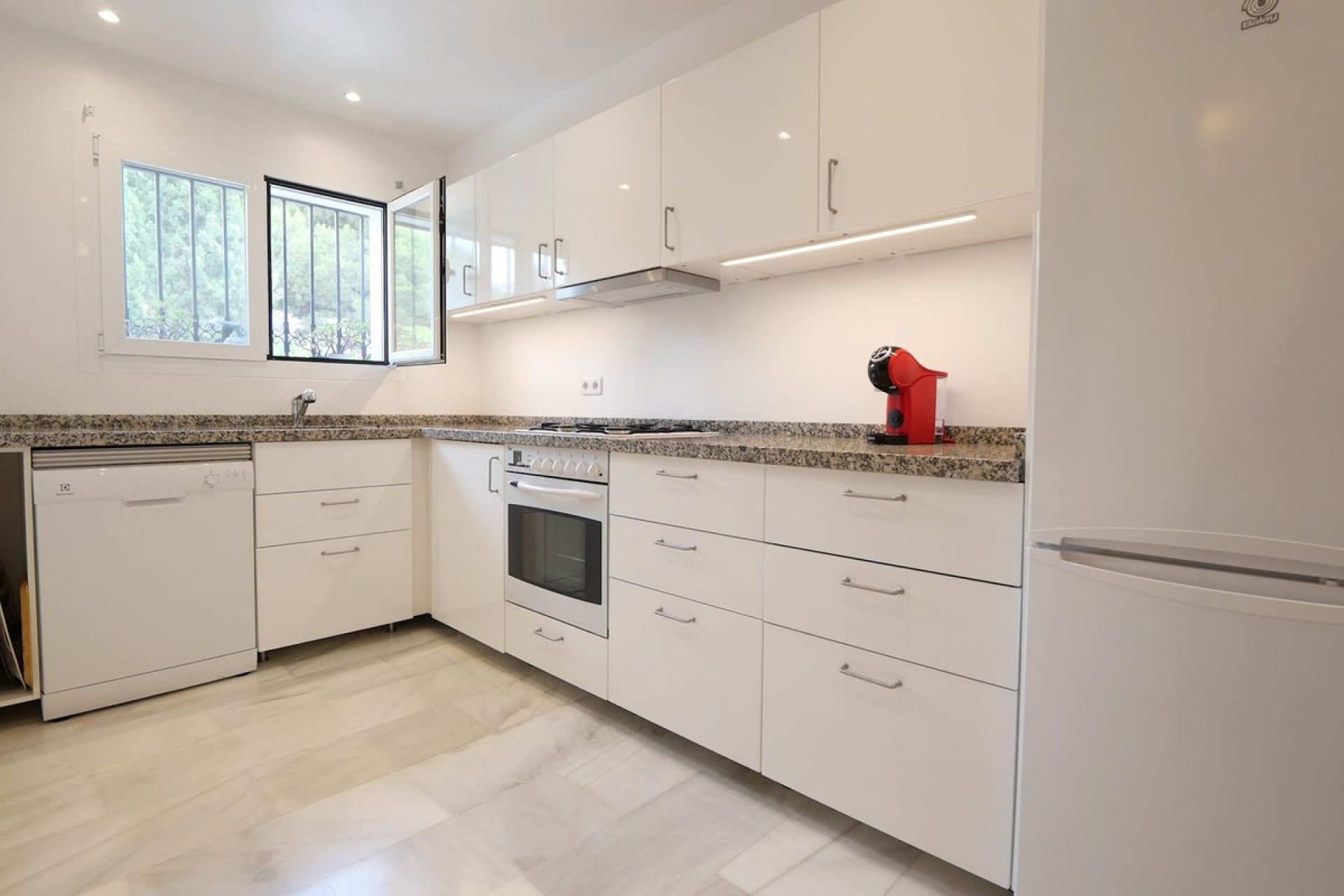 Wiederverkauf - Town house - Marbella - Cabopino