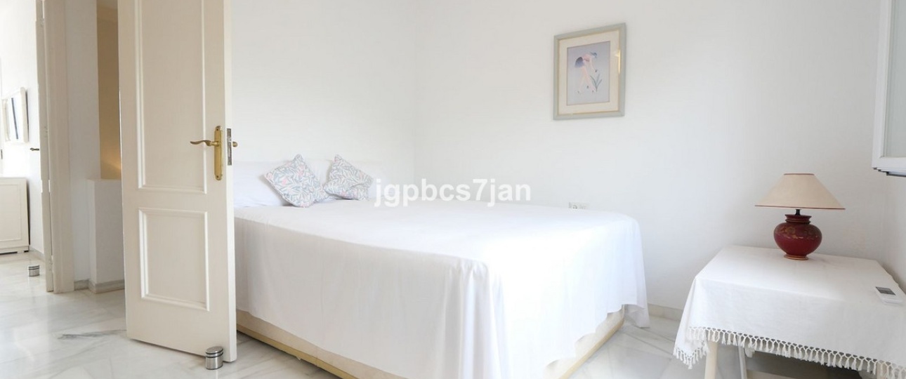 Wiederverkauf - Town house - Marbella - Cabopino