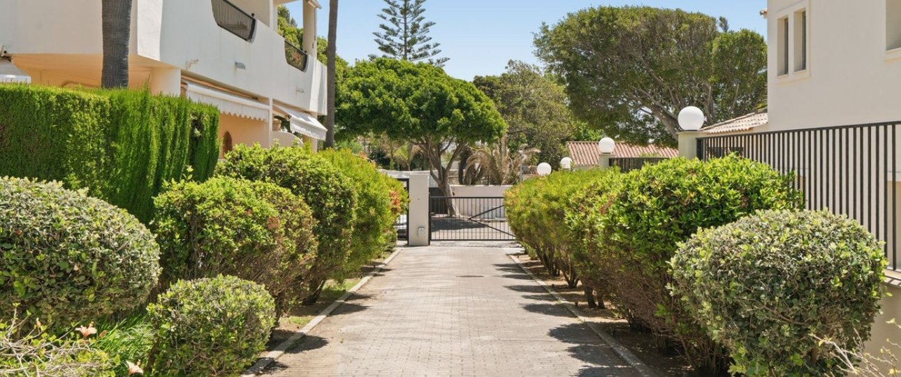 Wiederverkauf - Town house - Marbella - Costabella