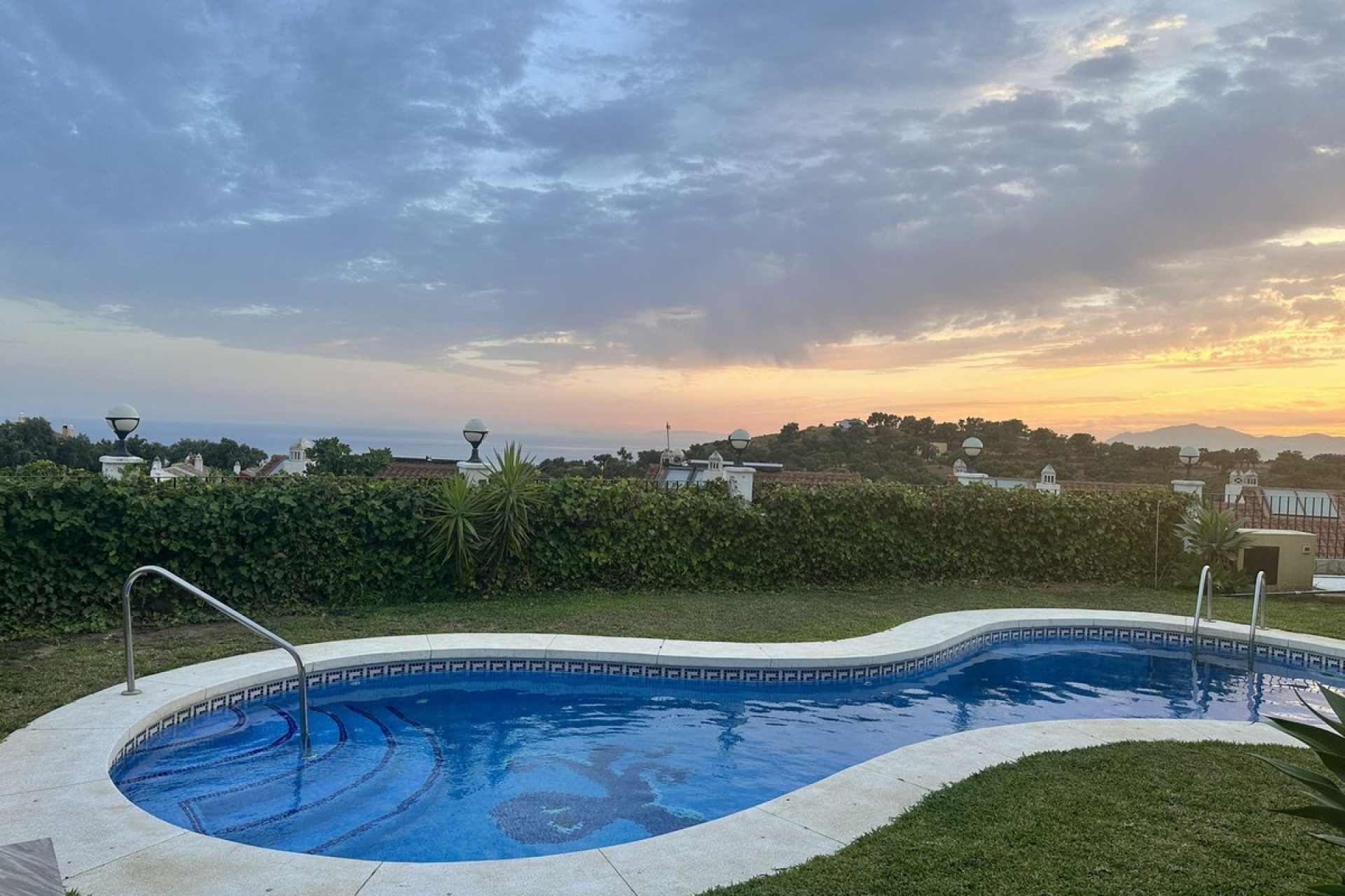 Wiederverkauf - Town house - Marbella - La Mairena