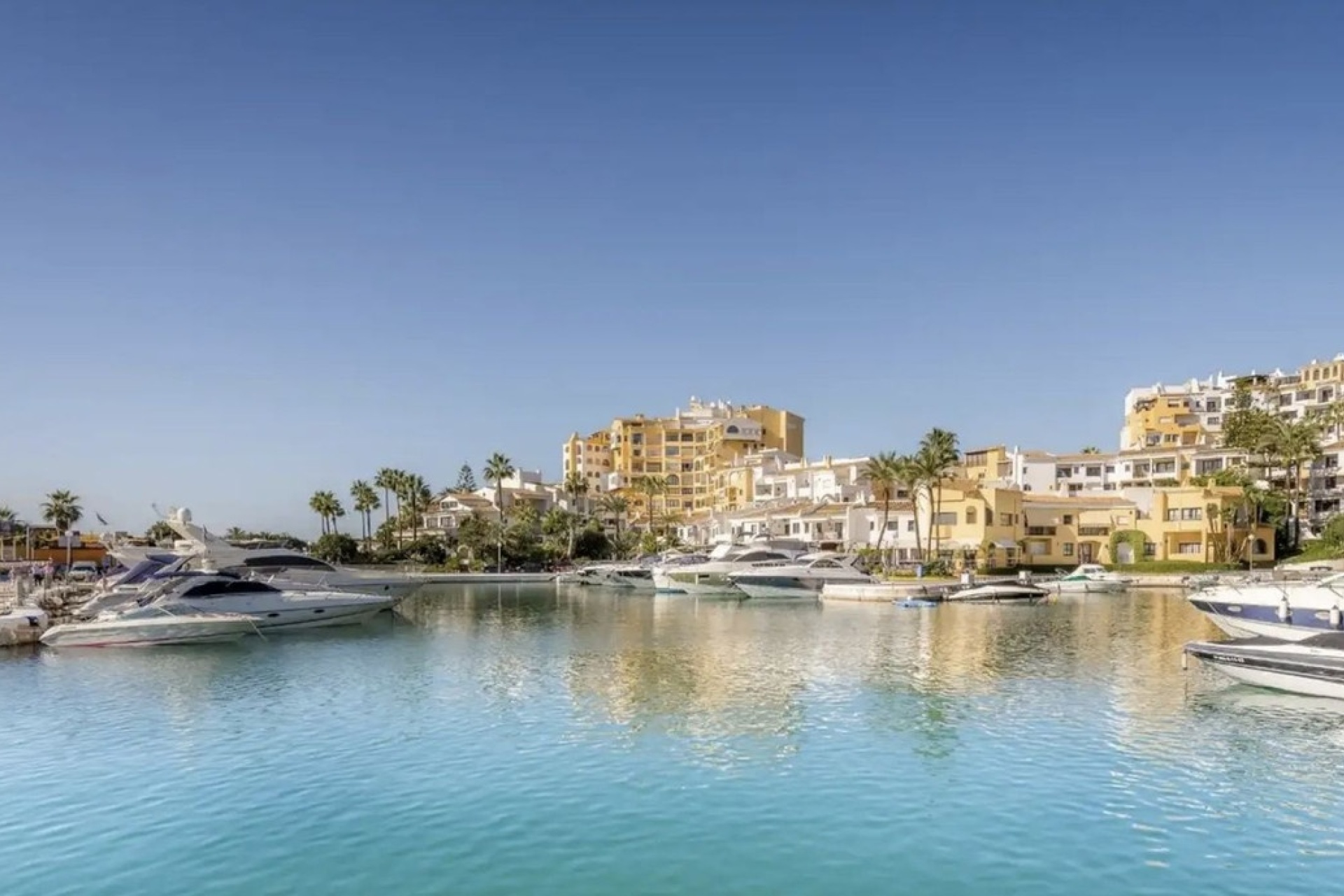 Wiederverkauf - Town house - Marbella - Las Chapas