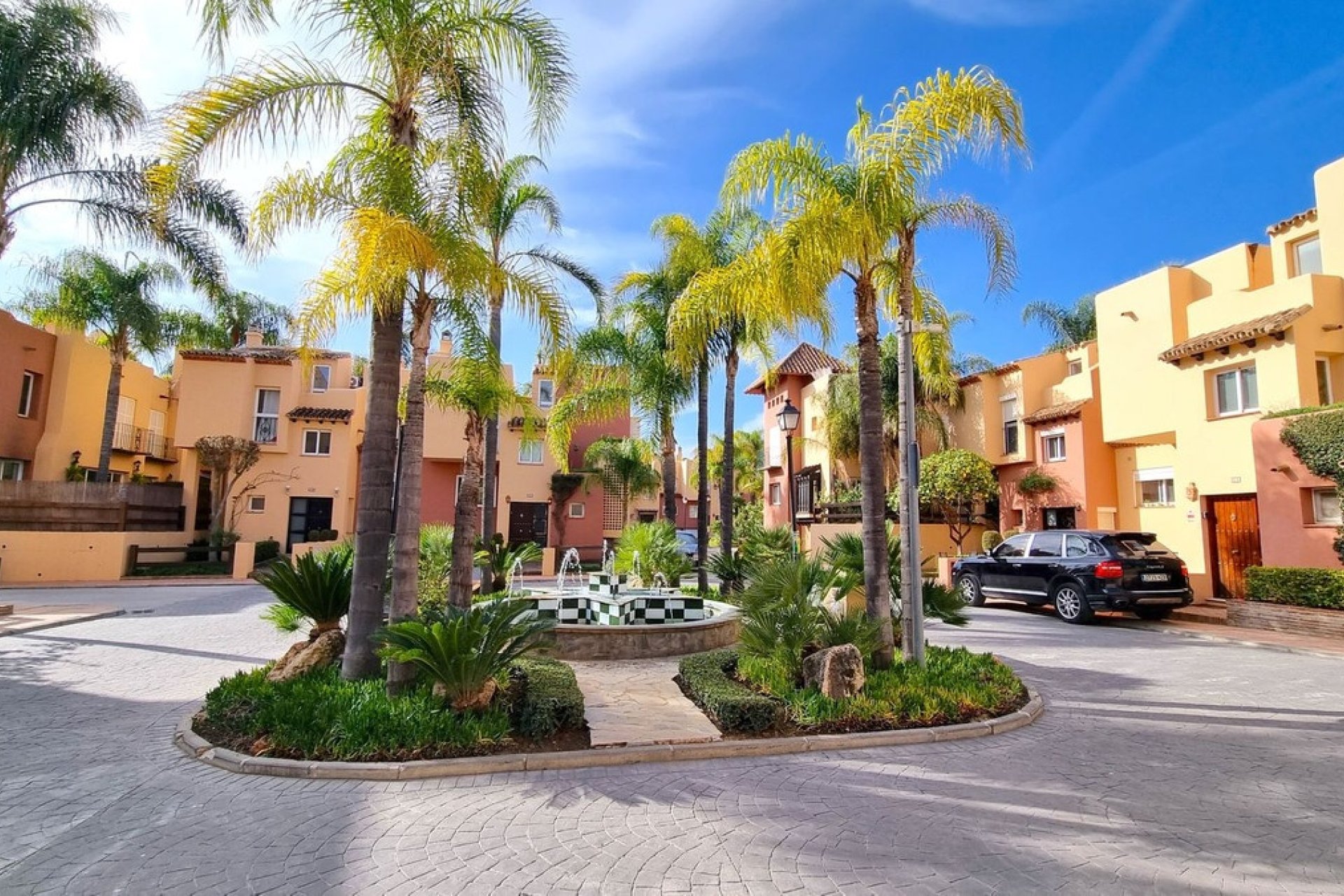 Wiederverkauf - Town house - Marbella - Nueva Andalucía