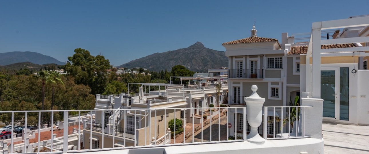 Wiederverkauf - Town house - Marbella - Nueva Andalucía