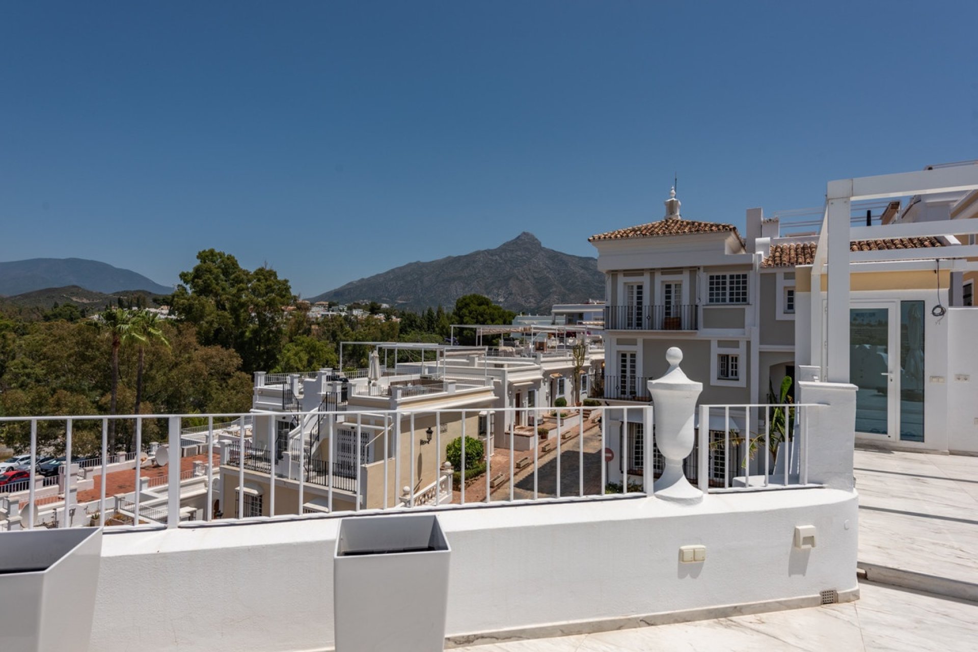 Wiederverkauf - Town house - Marbella - Nueva Andalucía
