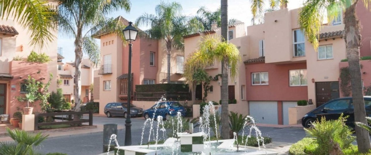 Wiederverkauf - Town house - Marbella - Nueva Andalucía