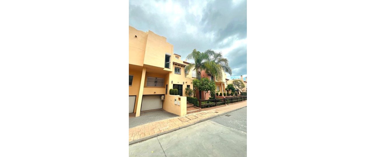 Wiederverkauf - Town house - Marbella - Nueva Andalucía