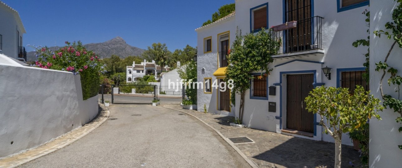 Wiederverkauf - Town house - Marbella - Nueva Andalucía