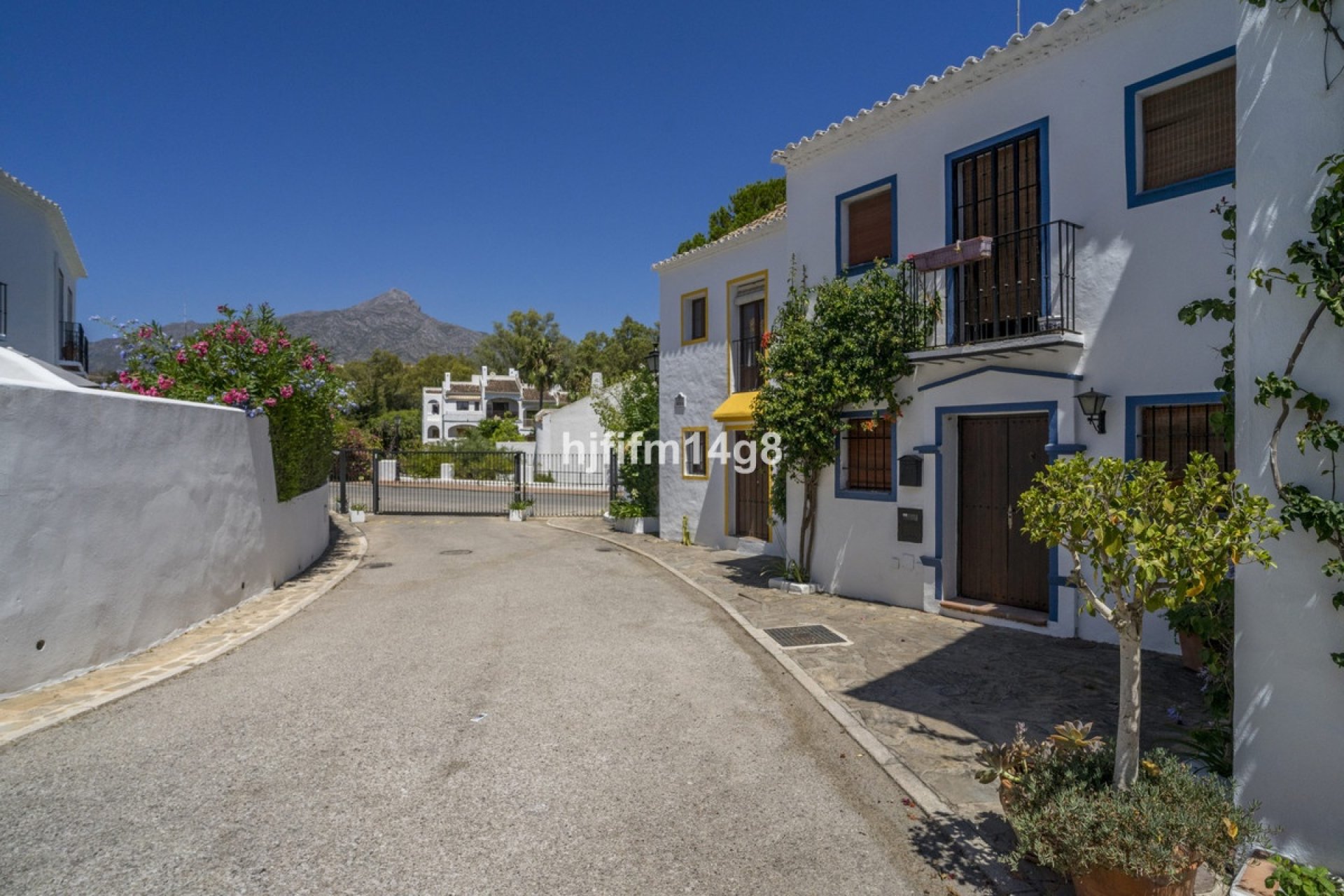 Wiederverkauf - Town house - Marbella - Nueva Andalucía