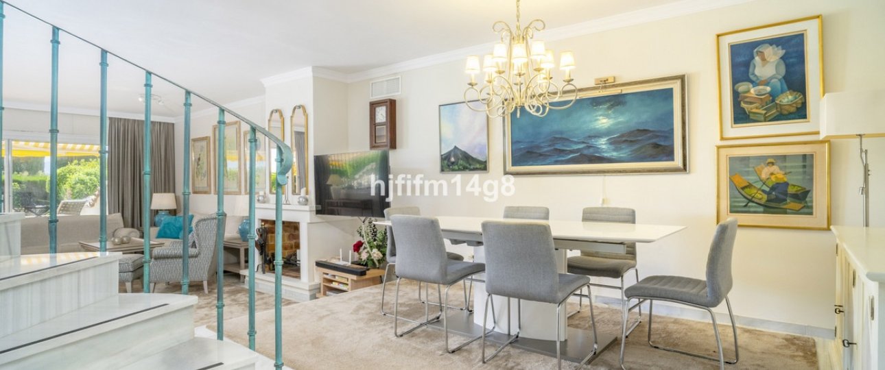 Wiederverkauf - Town house - Marbella - Nueva Andalucía