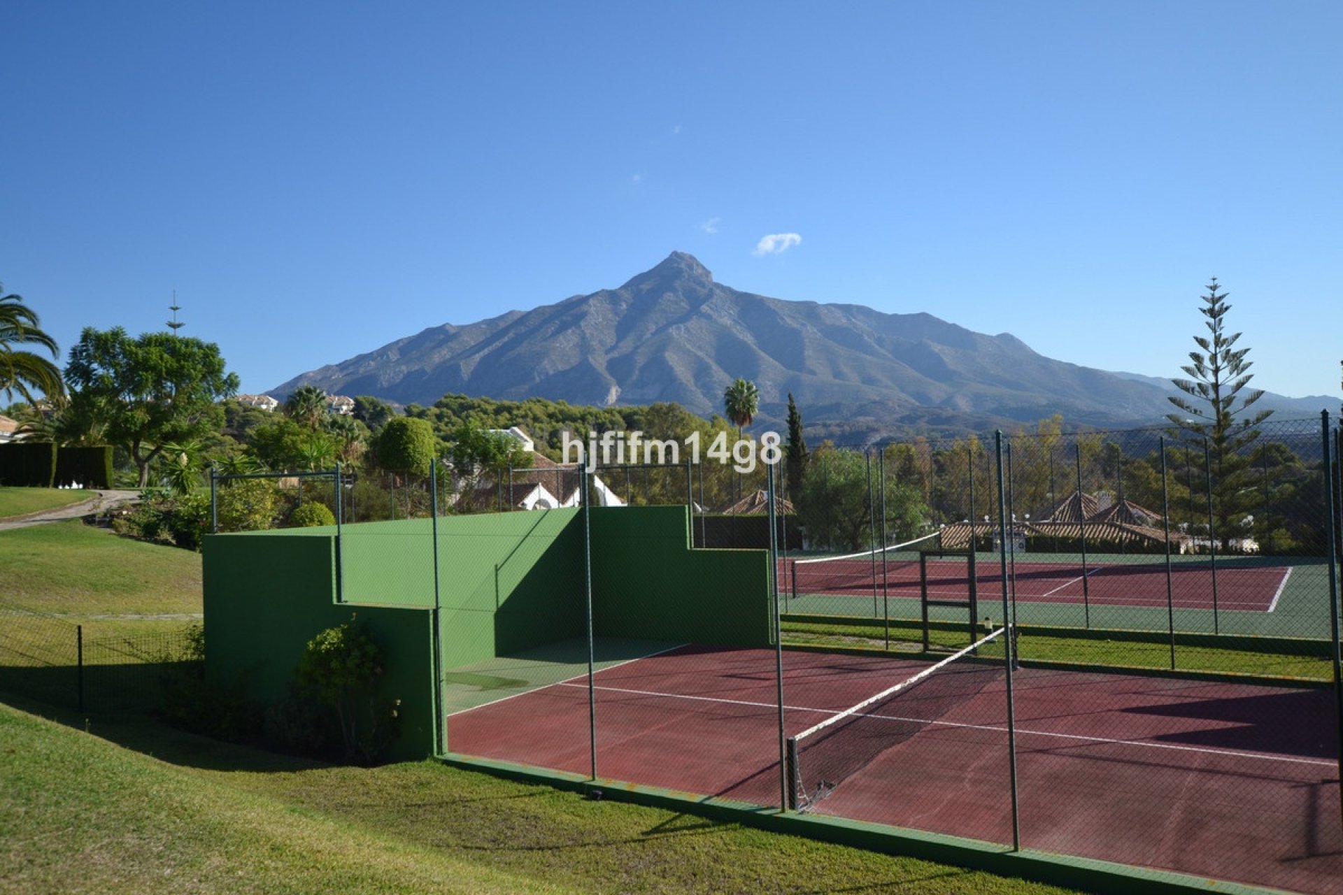 Wiederverkauf - Town house - Marbella - Nueva Andalucía