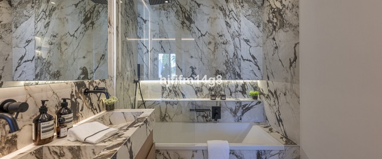Wiederverkauf - Town house - Marbella - Nueva Andalucía