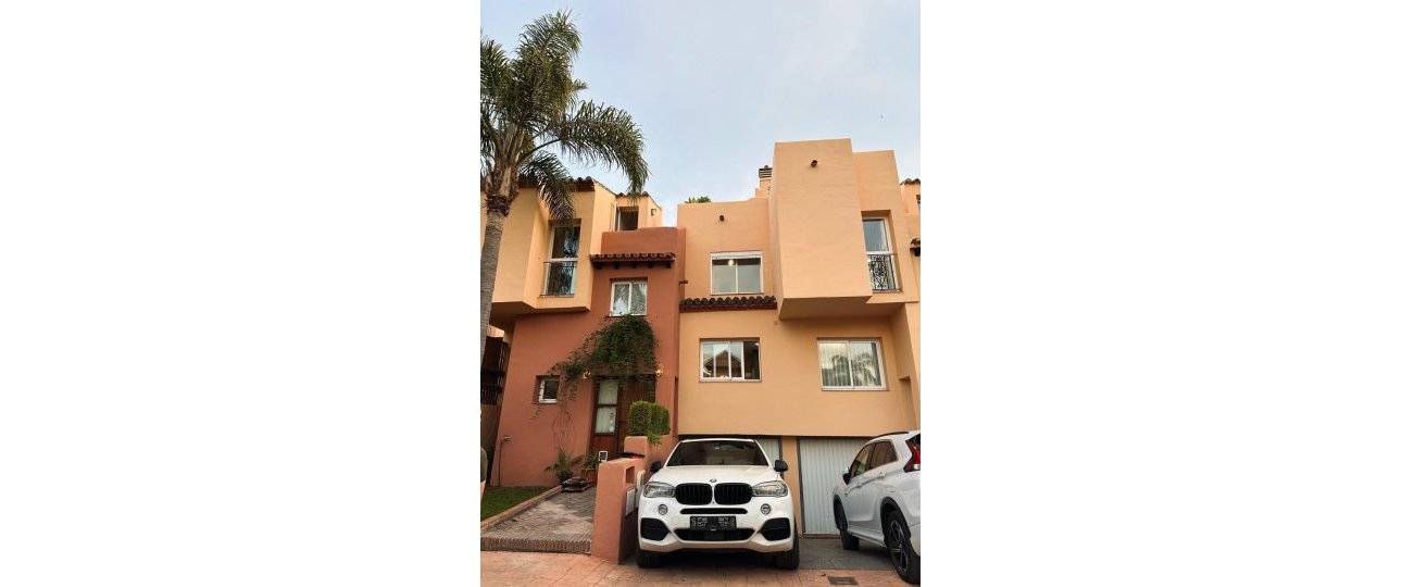 Wiederverkauf - Town house - Marbella - Nueva Andalucía