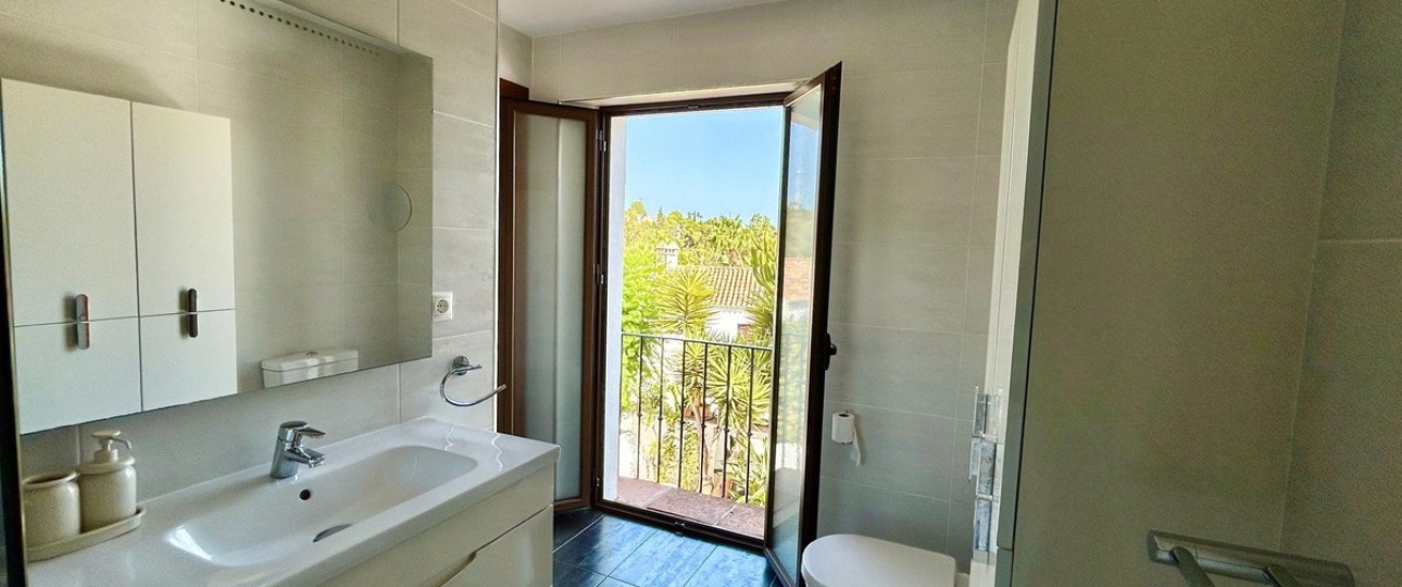 Wiederverkauf - Town house - Marbella - Nueva Andalucía