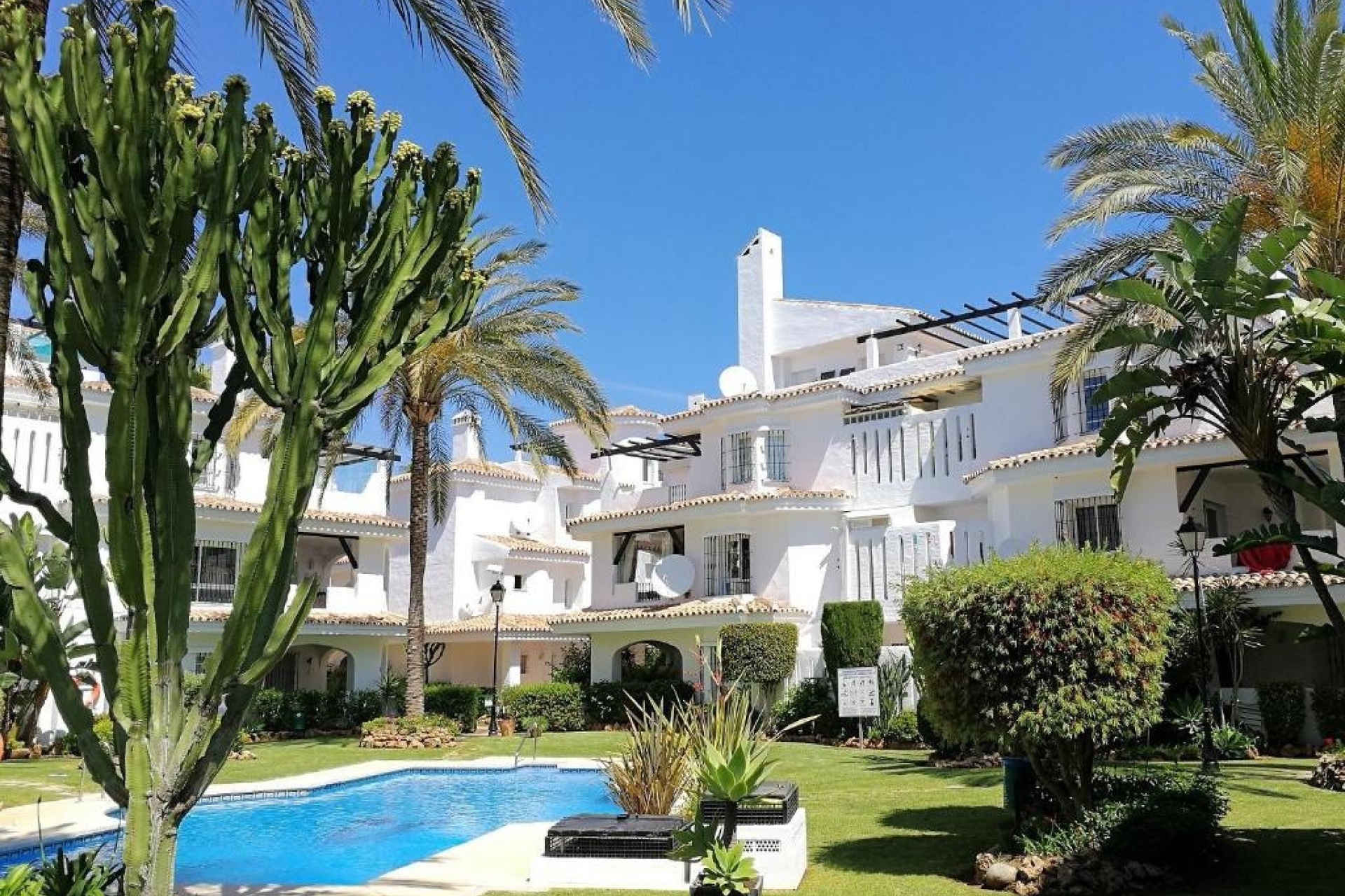 Wiederverkauf - Town house - Marbella - Nueva Andalucía
