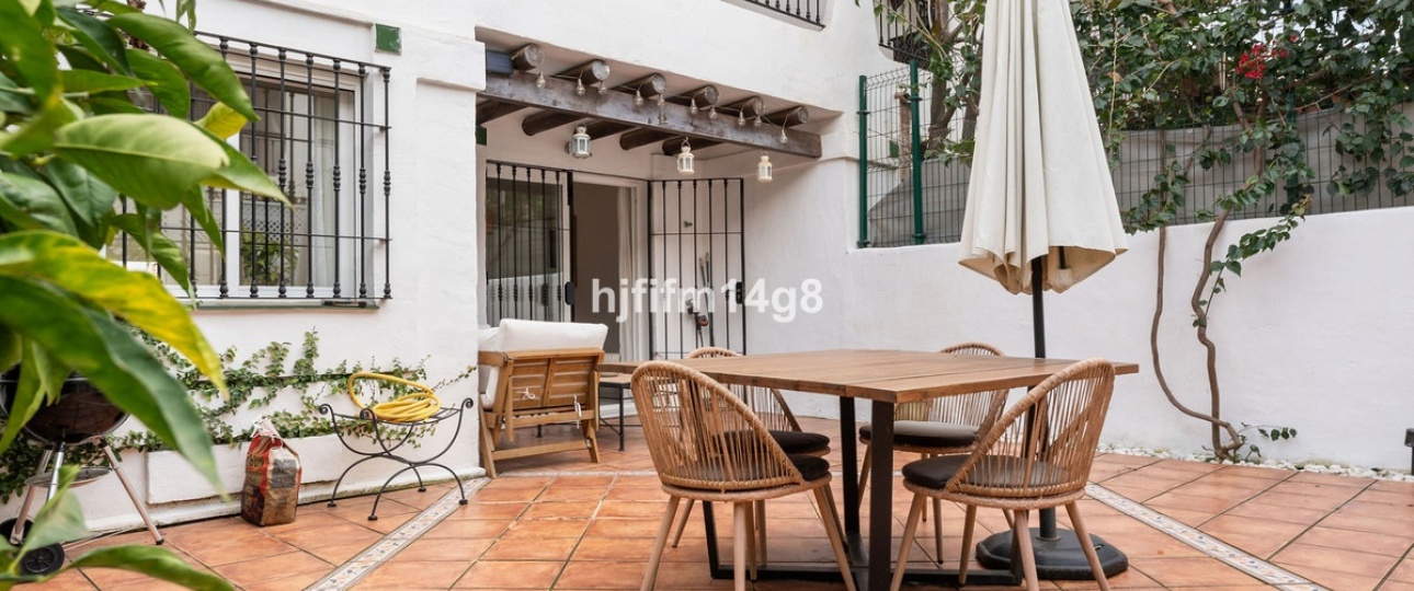 Wiederverkauf - Town house - Marbella - Nueva Andalucía