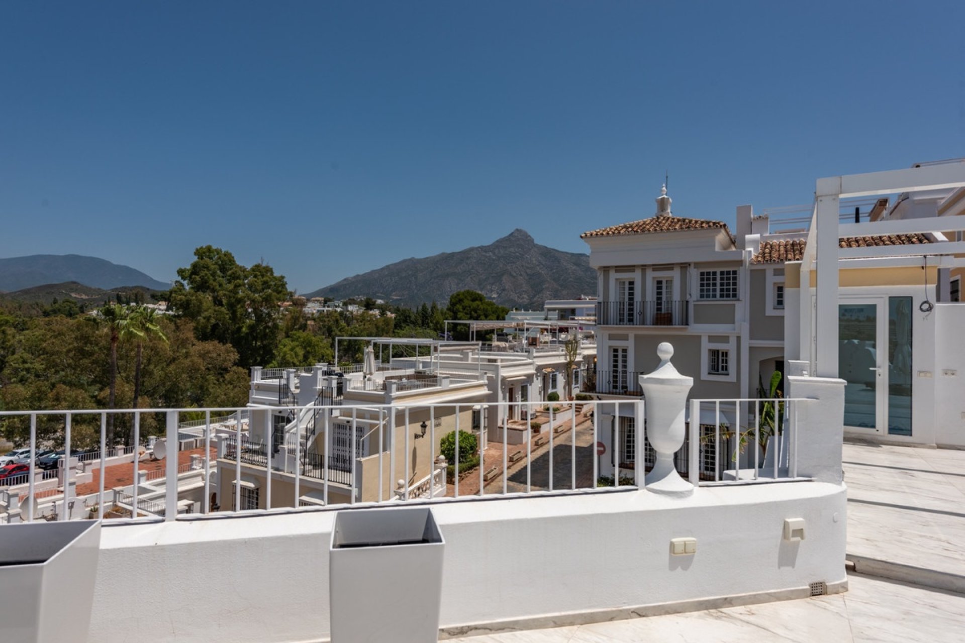 Wiederverkauf - Town house - Marbella - Nueva Andalucía