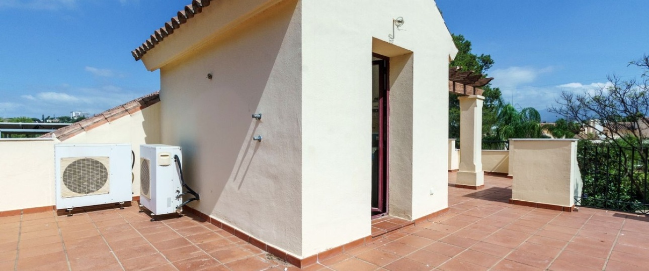 Wiederverkauf - Town house - Marbella - Nueva Andalucía
