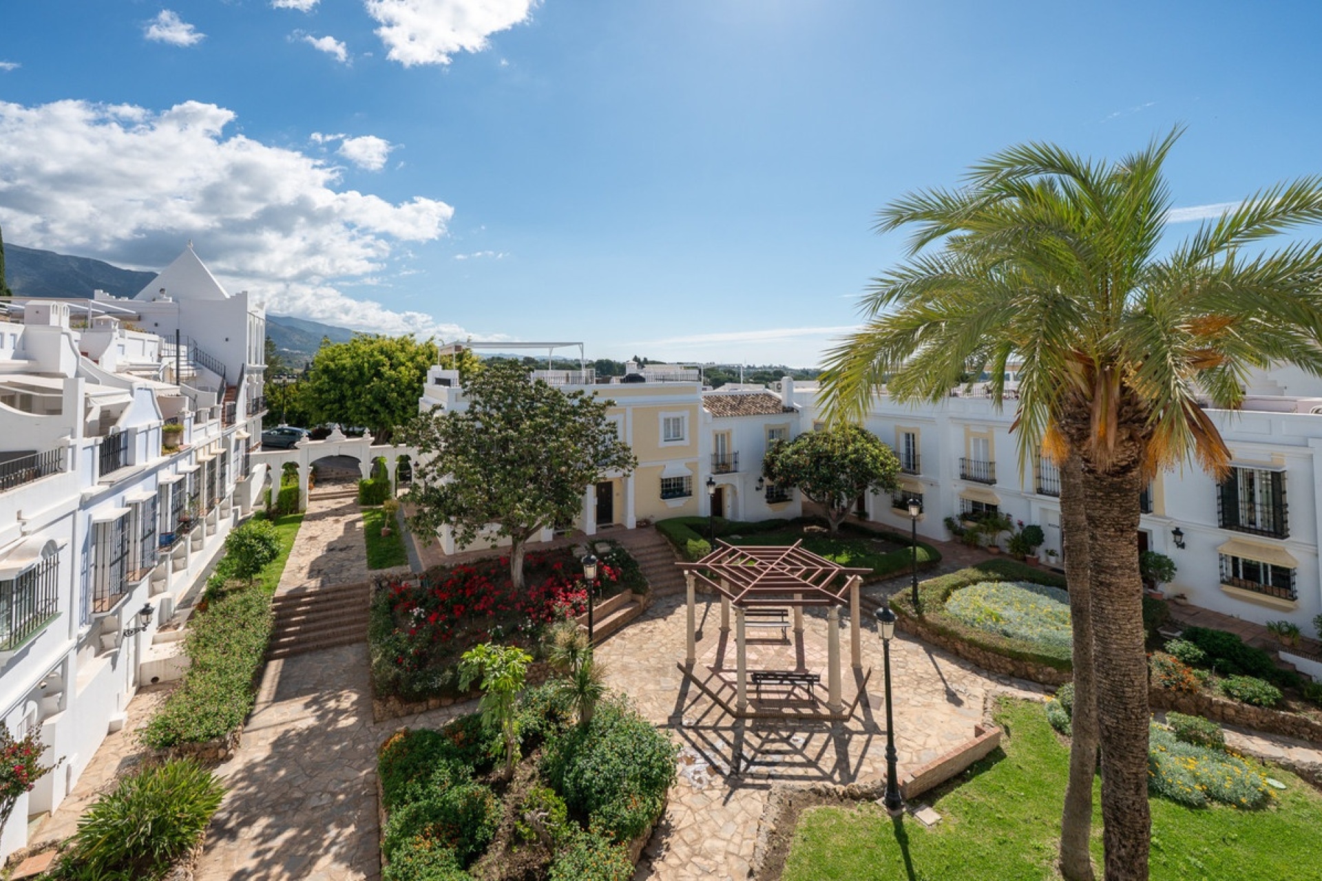 Wiederverkauf - Town house - Marbella - Nueva Andalucía