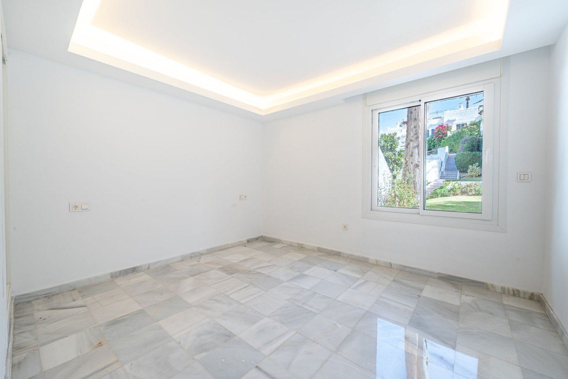 Wiederverkauf - Town house - Marbella - Nueva Andalucía