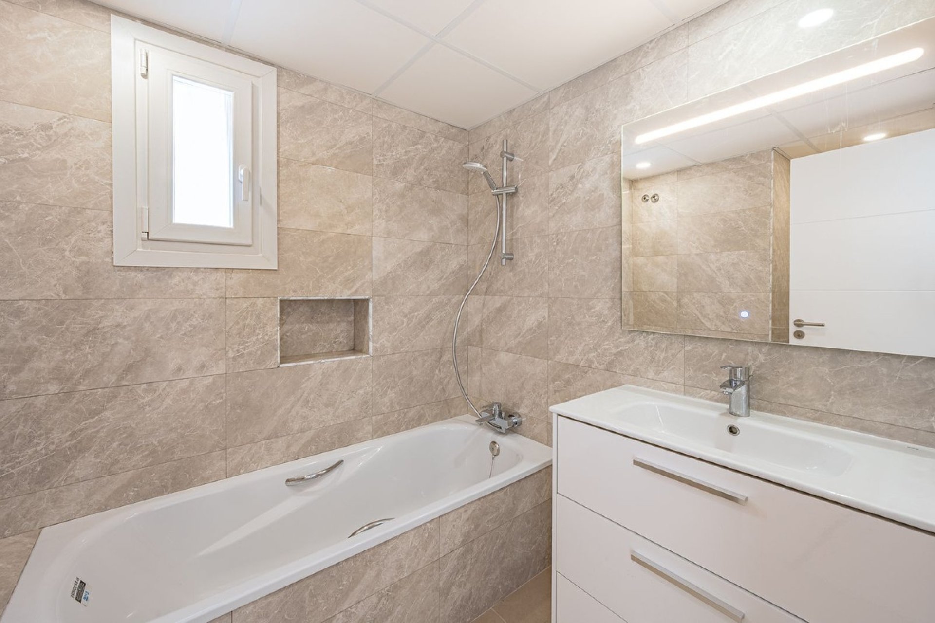 Wiederverkauf - Town house - Marbella - Nueva Andalucía