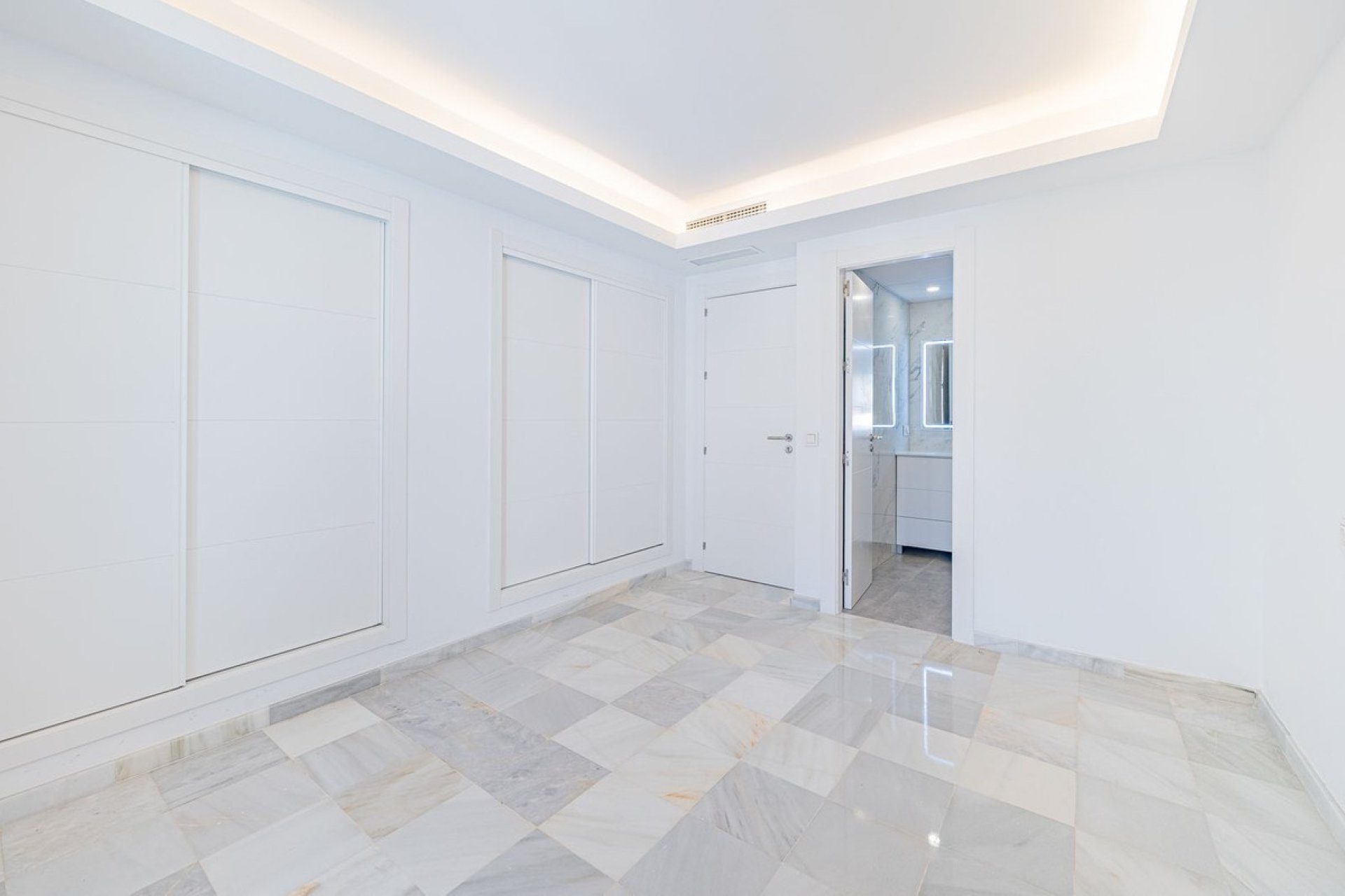 Wiederverkauf - Town house - Marbella - Nueva Andalucía