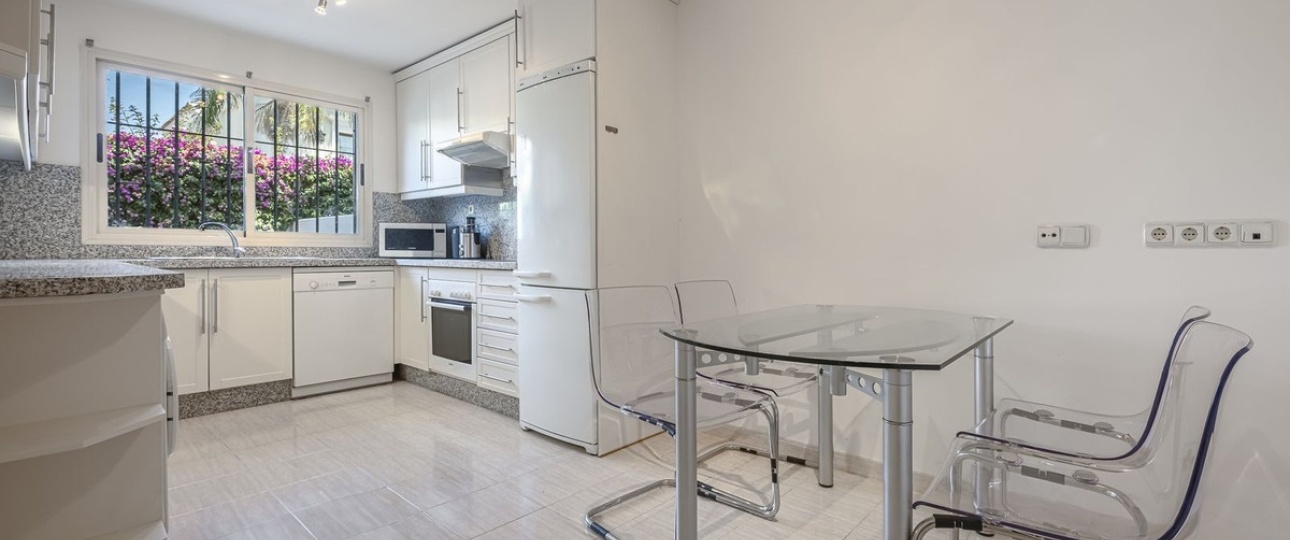 Wiederverkauf - Town house - Marbella - Nueva Andalucía