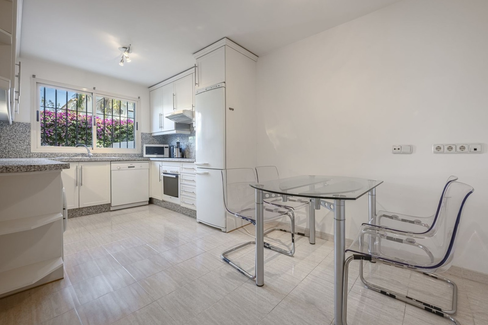Wiederverkauf - Town house - Marbella - Nueva Andalucía