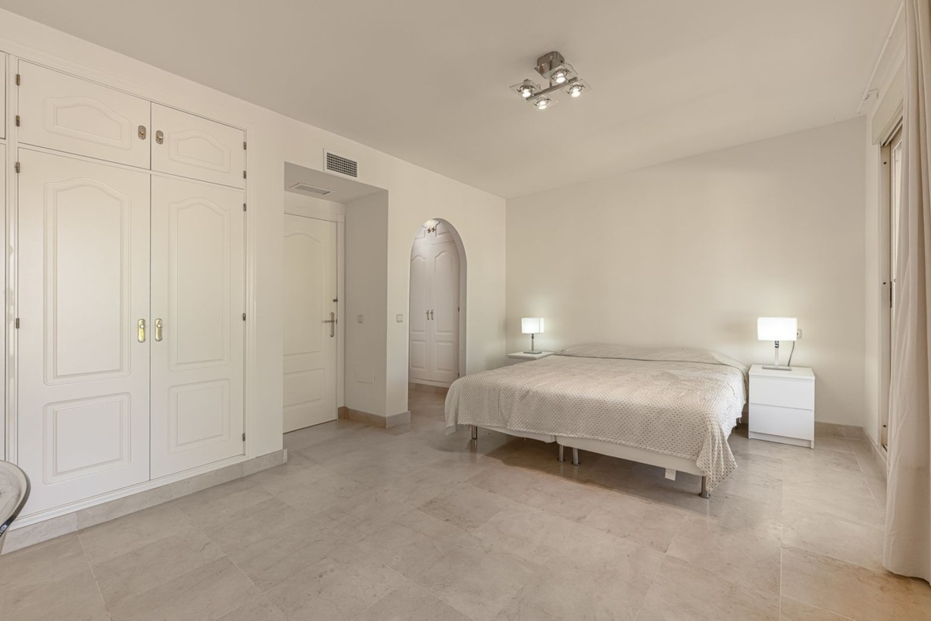 Wiederverkauf - Town house - Marbella - Nueva Andalucía