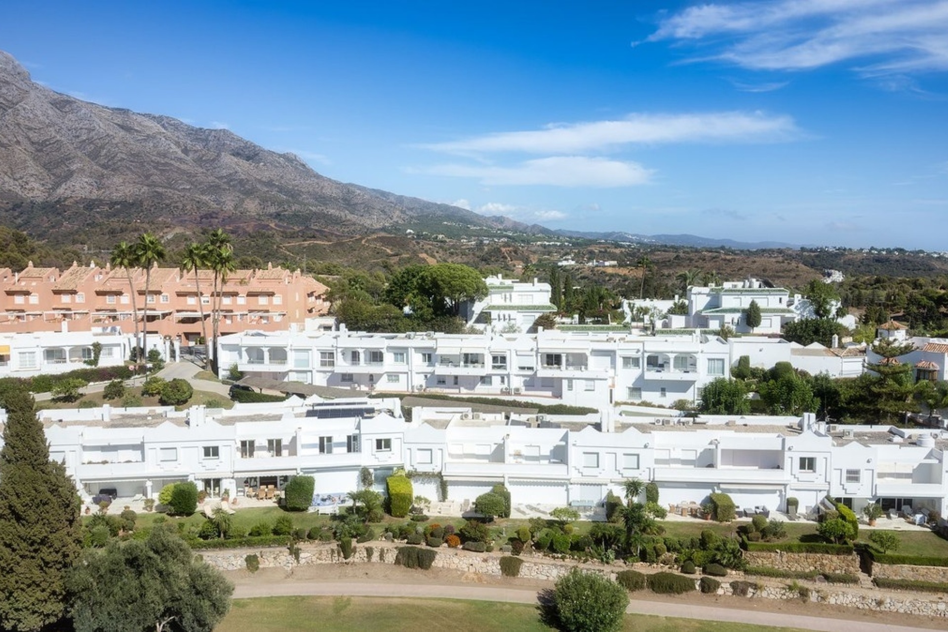 Wiederverkauf - Town house - Marbella - Nueva Andalucía