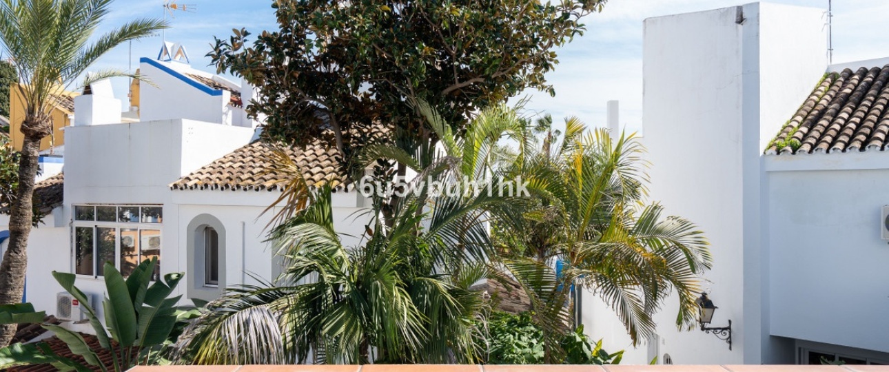 Wiederverkauf - Town house - Marbella - Nueva Andalucía