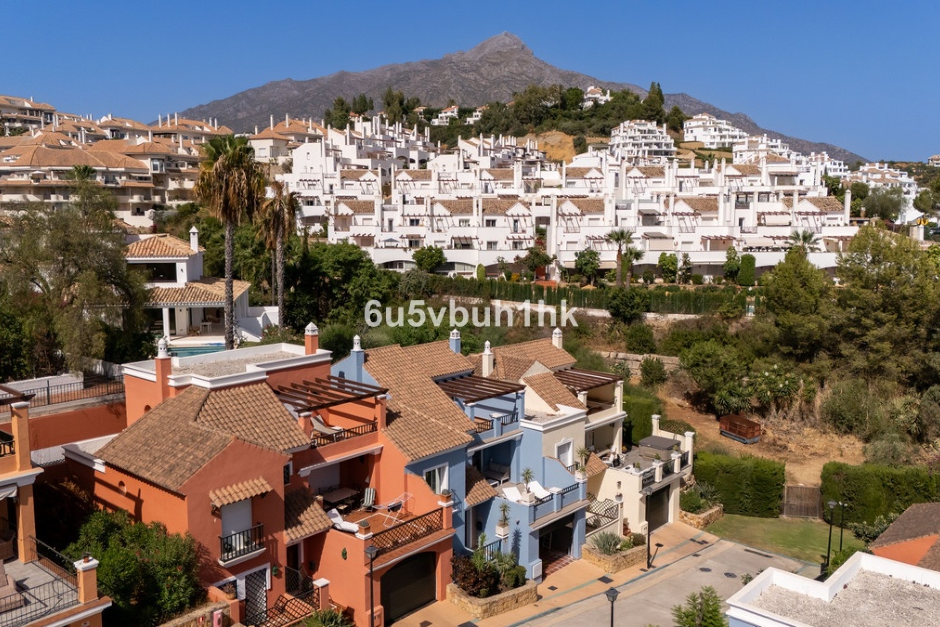 Wiederverkauf - Town house - Marbella - Nueva Andalucía
