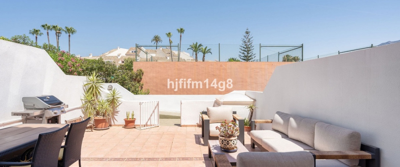Wiederverkauf - Town house - Marbella - Nueva Andalucía