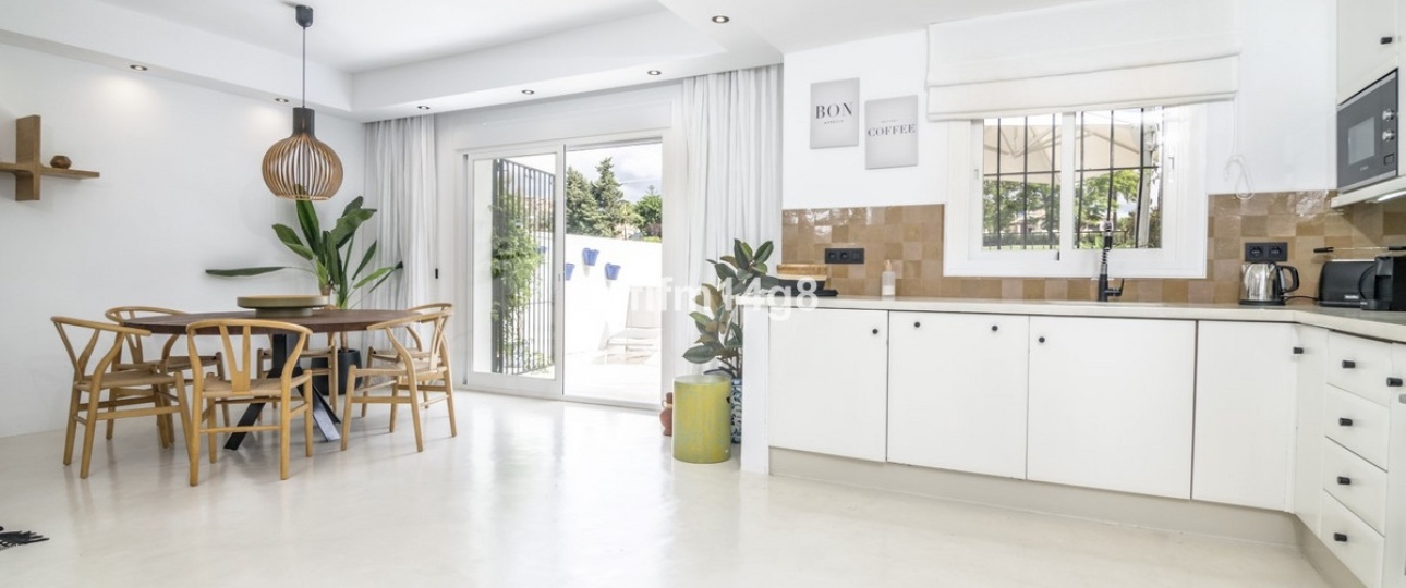 Wiederverkauf - Town house - Marbella - Nueva Andalucía