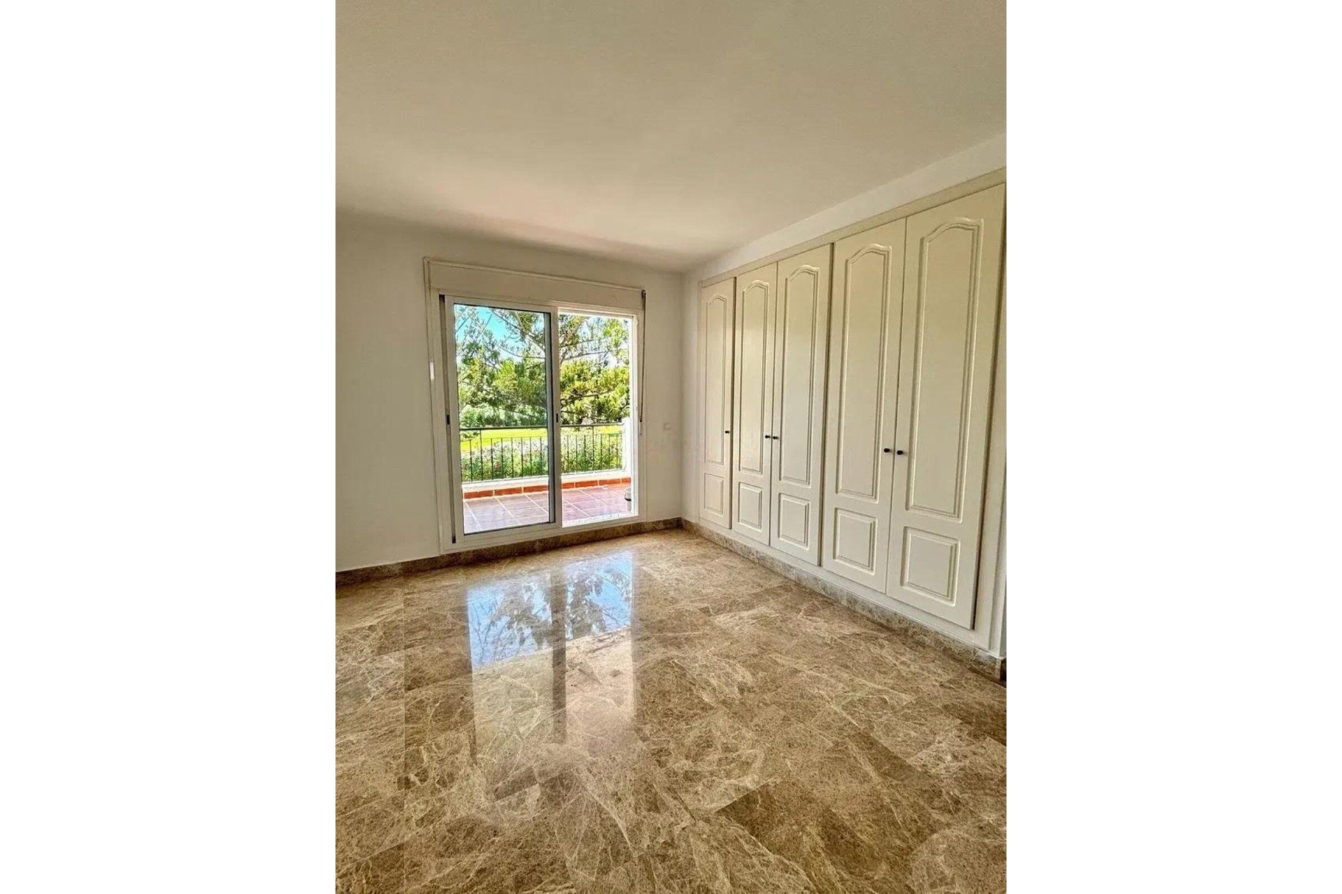 Wiederverkauf - Town house - Marbella - Nueva Andalucía