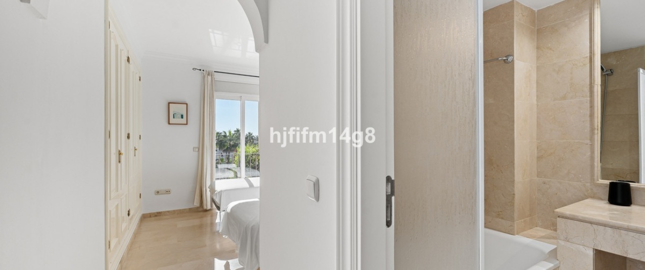 Wiederverkauf - Town house - Marbella - Nueva Andalucía