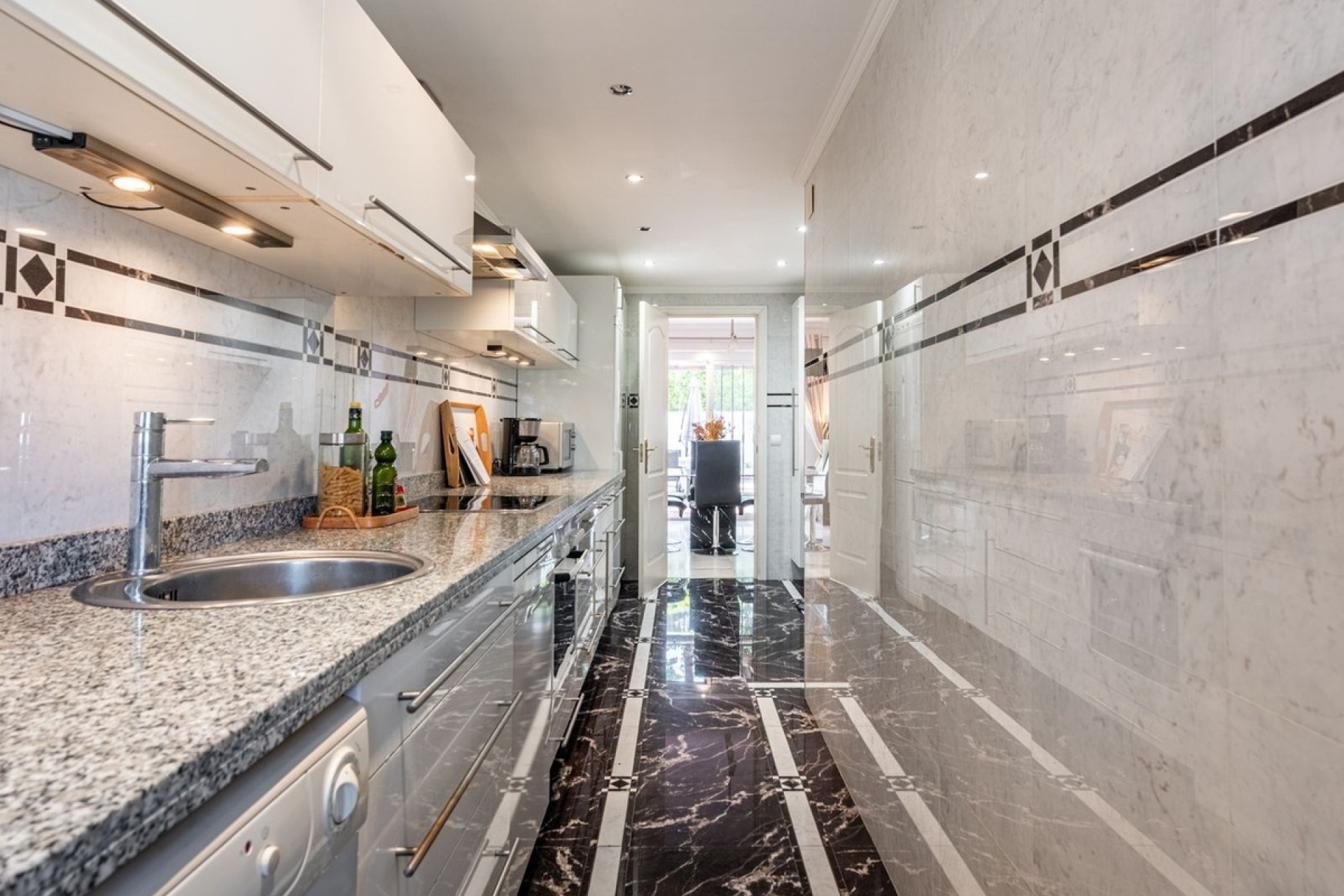 Wiederverkauf - Town house - Marbella - Nueva Andalucía