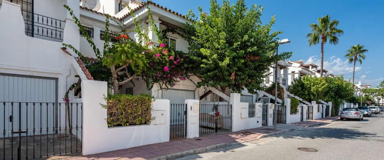 Wiederverkauf - Town house - Marbella - Nueva Andalucía