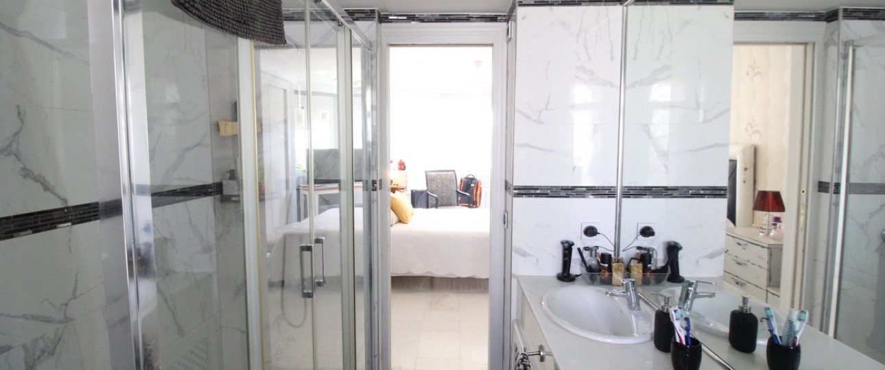 Wiederverkauf - Town house - Marbella - Nueva Andalucía