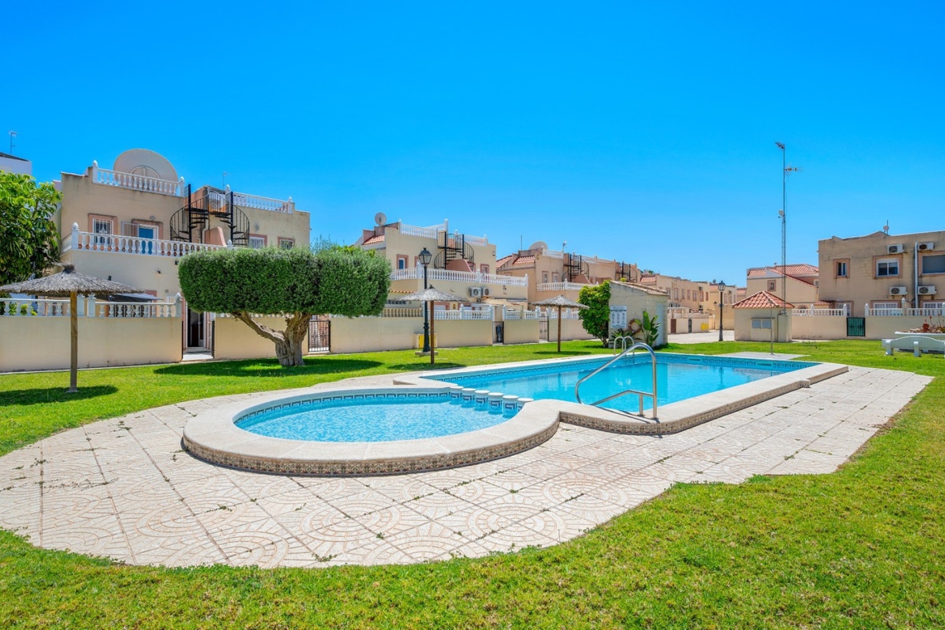 Wiederverkauf - Town house - Orihuela - La Zenia