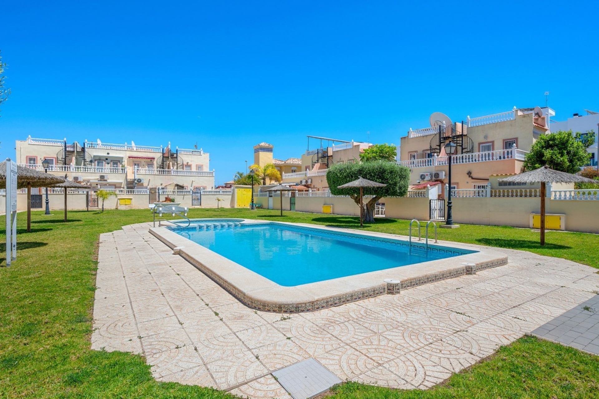 Wiederverkauf - Town house - Orihuela - La Zenia