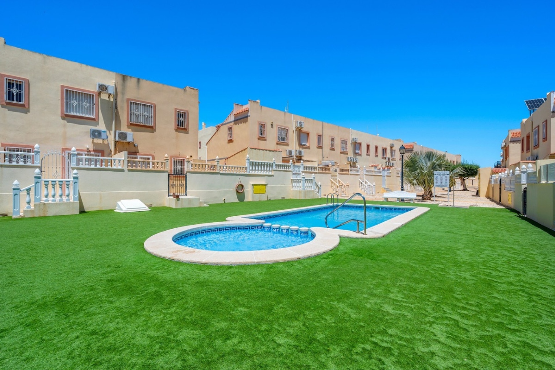 Wiederverkauf - Town house - Orihuela - La Zenia
